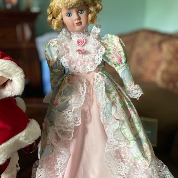 Vintage Porcelain dolls lot of four - Picture 5 of 12